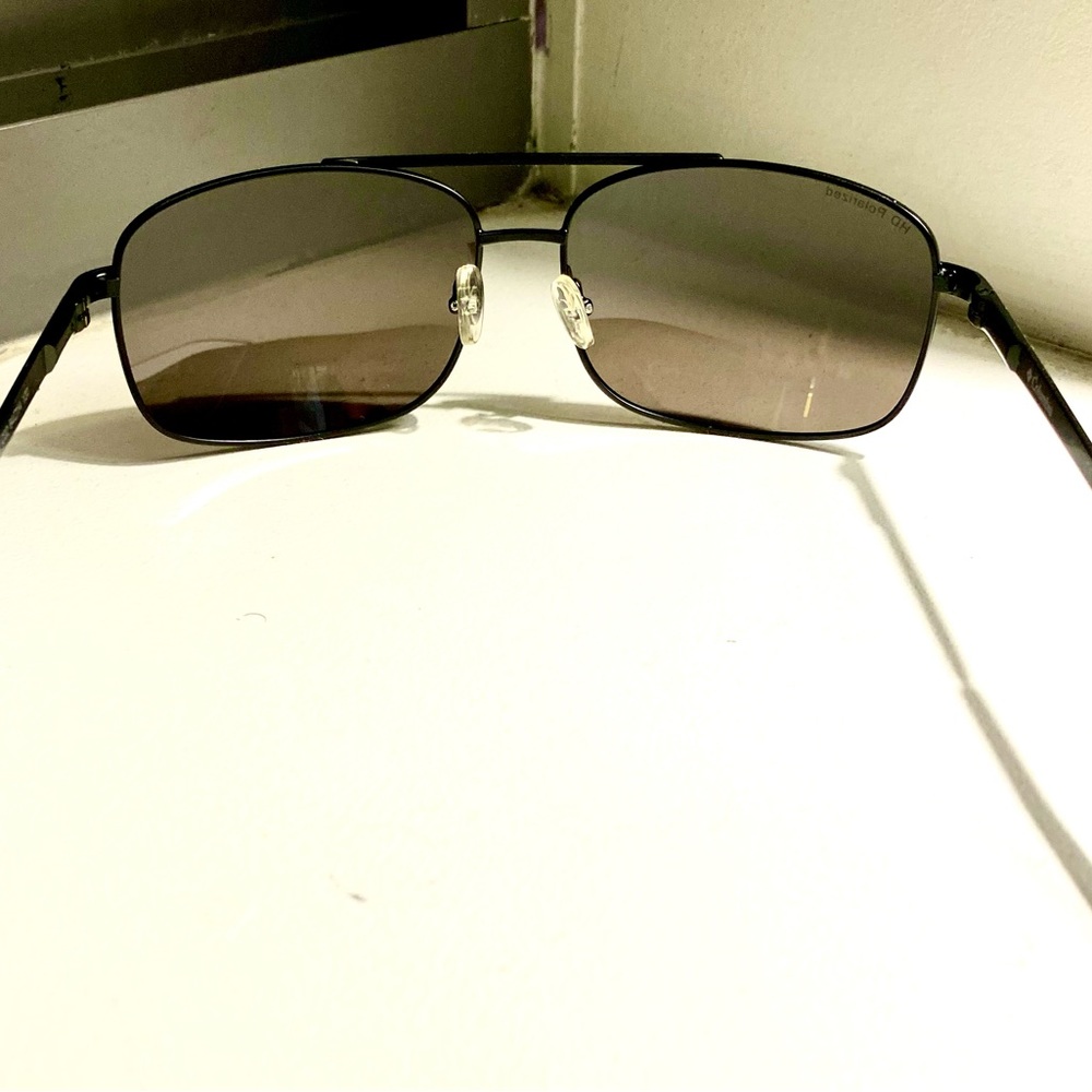 Columbia Vamouse XL sunglasses in excellent condition NEVER worn. With sack.